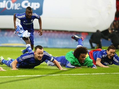 Sao Chelsea chan thuong trong luc an mung cup Lien doan hinh anh