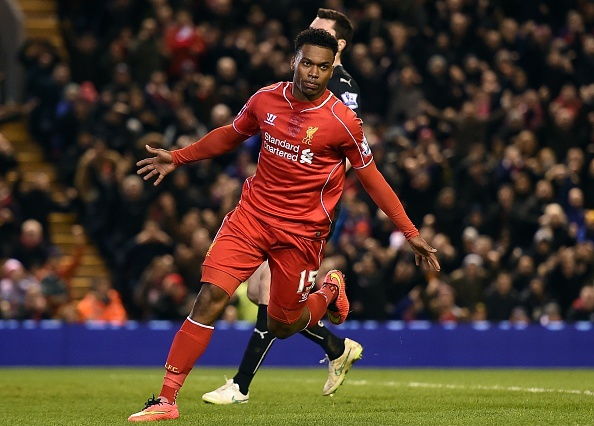 Thang Burnley 2-0, Liverpool bam sat top 4 hinh anh