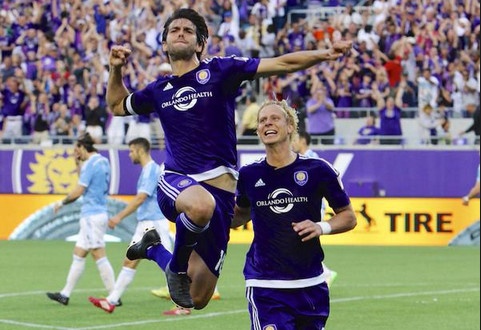 Kaka ghi ban trong tran ra mat Orlando City hinh anh