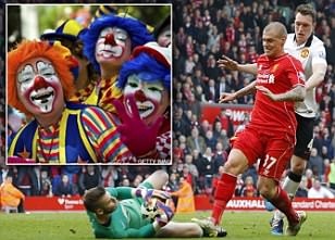 Trung ve Liverpool bi phat nang vi choi xau De Gea hinh anh