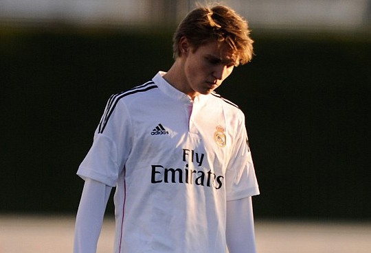 To bao than Real tu choi cham diem than dong Odegaard hinh anh