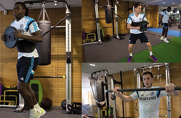 Chelsea luyen cong trong phong tap moi cho dai chien M.U hinh anh