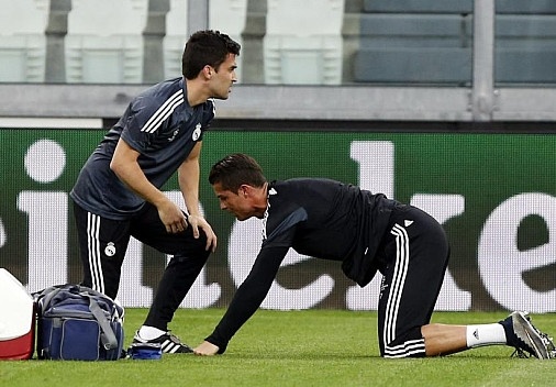 Ronaldo dau nhe truoc tran ban ket voi Juventus hinh anh