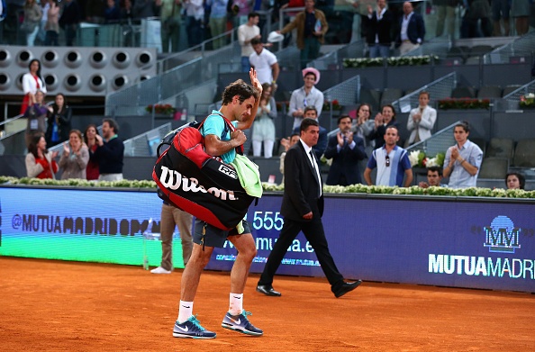 Vong 2 Madrid Open 2015: Federer 1-2 Kyrgios hinh anh