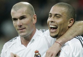 Ro ‘beo’ khong chon CR7, Messi vao doi hinh mini trong mo hinh anh