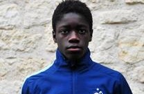 Diem tin: M.U dat thoa thuan mua nha vo dich U17 chau Au hinh anh