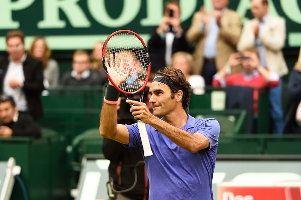 Federer cham tran ky luc gia phat bong tai ban ket hinh anh