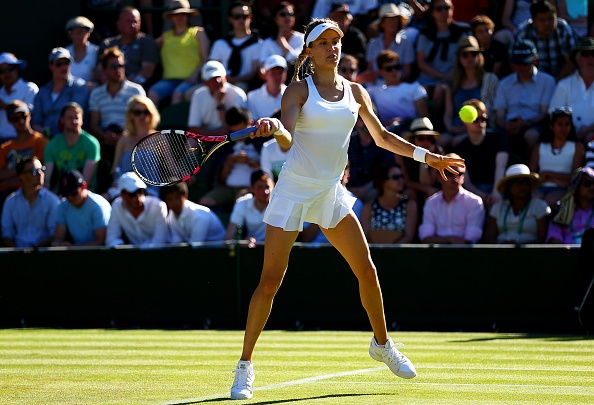 Vong 1 Wimbledon 2015: Bouchard 0-2 Ying-Ying hinh anh