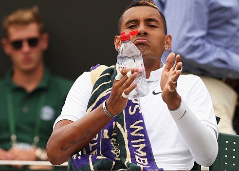 Nick Kyrgios co the bi phat 250.000 USD do co tinh thua diem hinh anh
