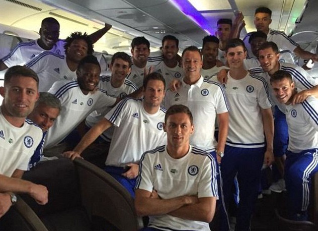 Chelsea bat dau chien dich bao ve ngoi vuong Premier League hinh anh