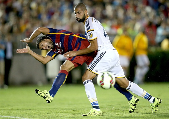 Luis Suarez lap cong, Barca khoi dau nhu y tai ICC hinh anh