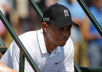 Jordan Spieth tang toc, Tiger Woods tien gan ky luc buon hinh anh