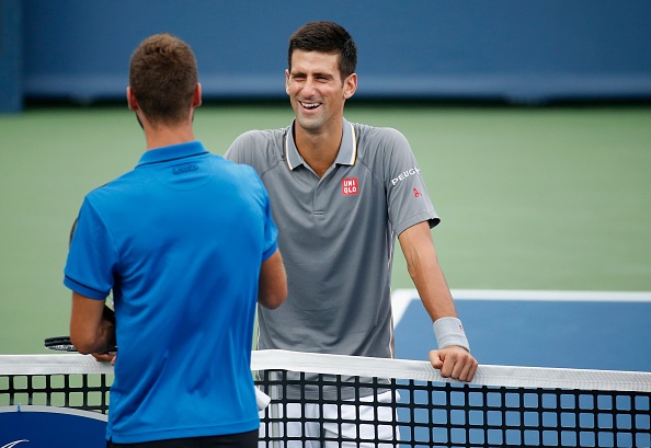Cu tweener dang cap cua doi thu khien Djokovic ngo ngang hinh anh
