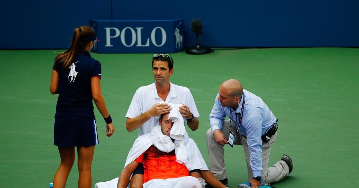 Jack Sock kiet suc va chuot rut vi thoi tiet qua nong hinh anh