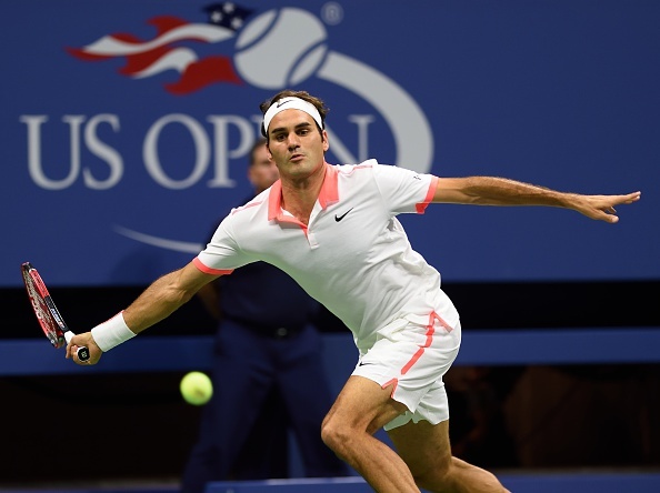 Cu volley xoay nguoc ve san nha khien Federer bat luc hinh anh