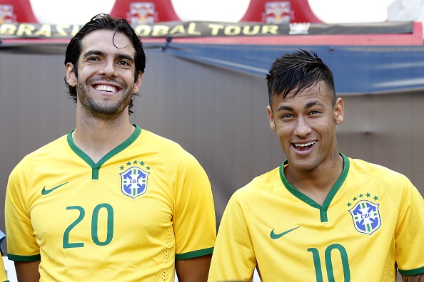 Diem tin 7/10: Kaka dung truoc co hoi pha ky luc hinh anh