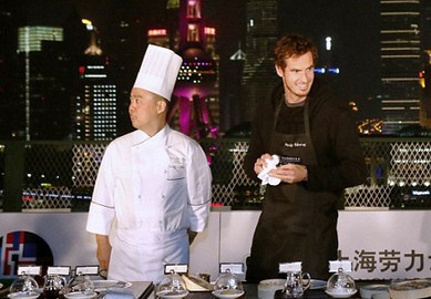 Andy Murray hoc lam banh tren noc khach san hinh anh