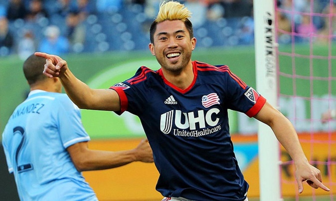 Lee Nguyen ghi ban, gop cong ha doi bong cua Pirlo, Lampard hinh anh