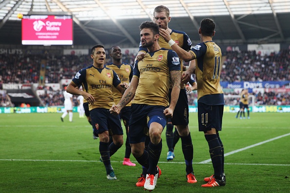 Thang dam Swansea, Arsenal tiep tuc bam sat Man City hinh anh