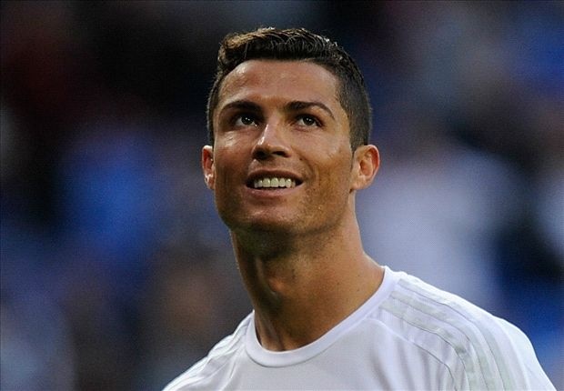 Ronaldo: ‘Toi hay hon Messi’ hinh anh