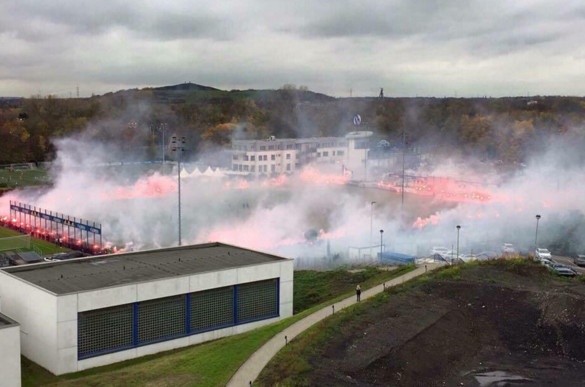 San tap Schalke ngap phao sang truoc tran derby voi Dortmund hinh anh