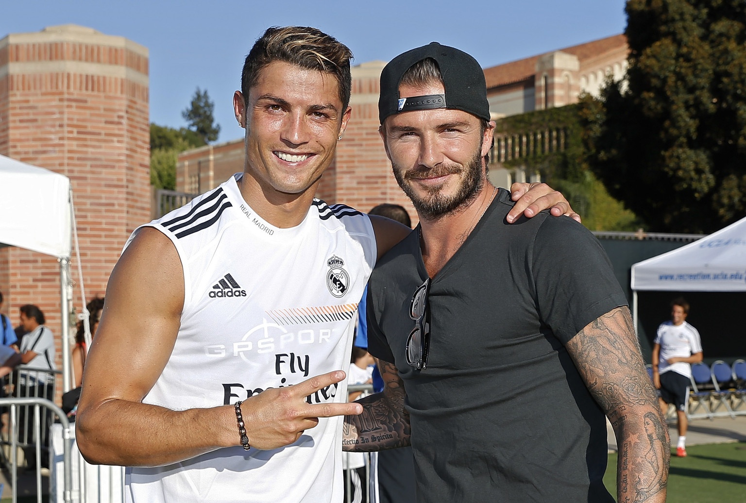 Beckham khuyen Ronaldo tro lai MU hinh anh