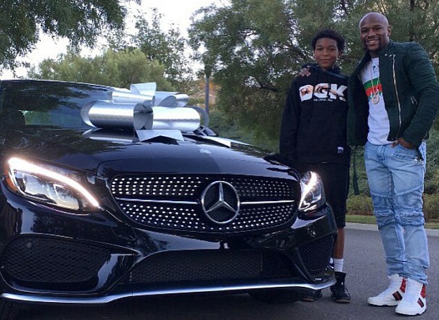 Mayweather tang con trai xe hop nhan sinh nhat tuoi 16 hinh anh
