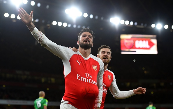 Danh bai Sunderland 3-1, Arsenal len ngoi nhi bang hinh anh