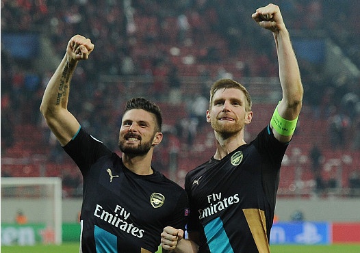 Arsenal thoat hiem, Chelsea can dich o ngoi dau hinh anh