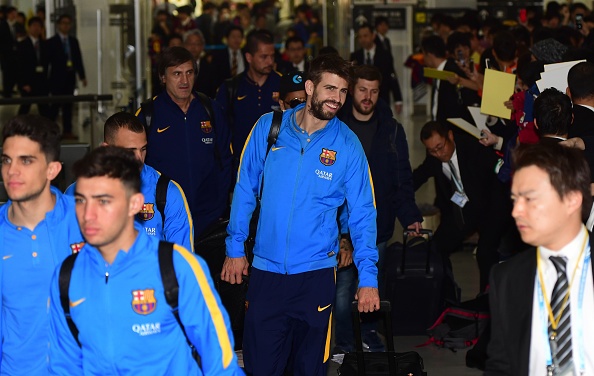 Fan Nhat Ban cuong nhiet chao don dan sao Barcelona hinh anh