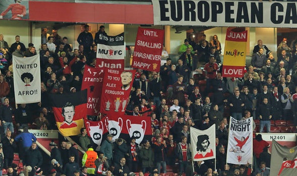 Doi thu tai Europa League loi dung MU de kiem tien hinh anh