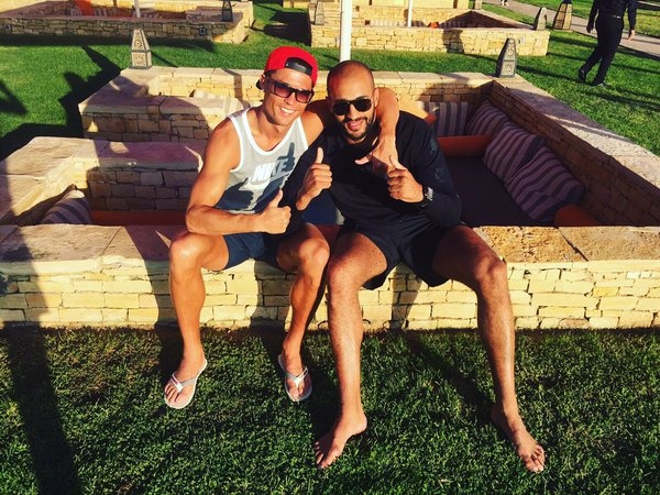 Ronaldo don nam moi cung tay dam nguoi Morocco hinh anh