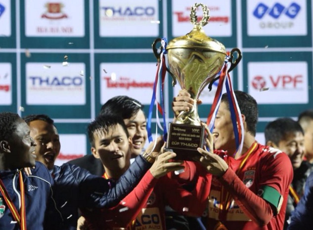 Anh Duc lap cu dup, B.Binh Duong gianh Sieu cup Quoc gia hinh anh