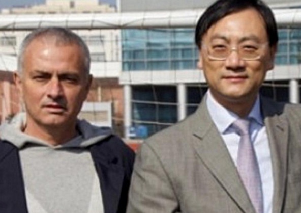 Dai gia Trung Quoc muon vuot MU, gianh Mourinho hinh anh