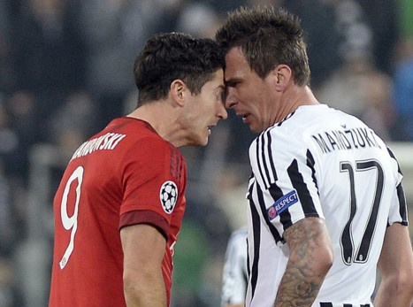 Dan truoc 2 ban, Bayern van de Juve cam hoa 2-2 hinh anh