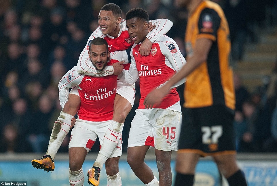 Arsenal vao tu ket cup FA anh 12