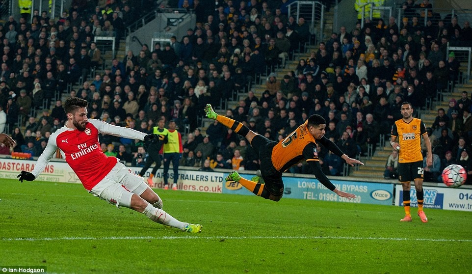 Arsenal vao tu ket cup FA anh 4