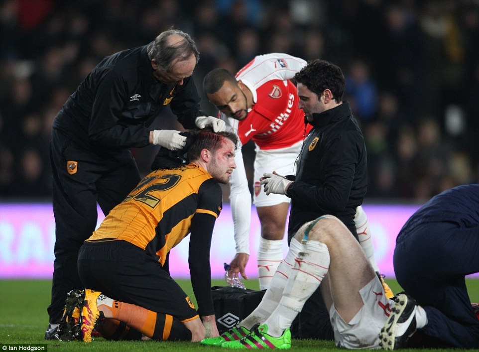 Arsenal vao tu ket cup FA anh 8