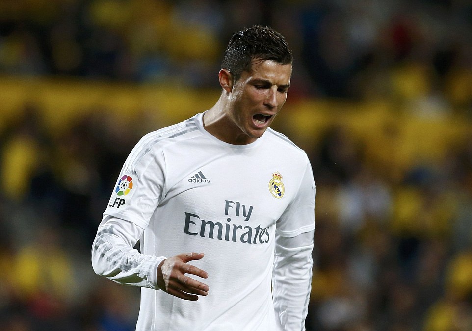 Ronaldo mo nhat, Real gianh 3 diem nho ban thang phut 89 hinh anh