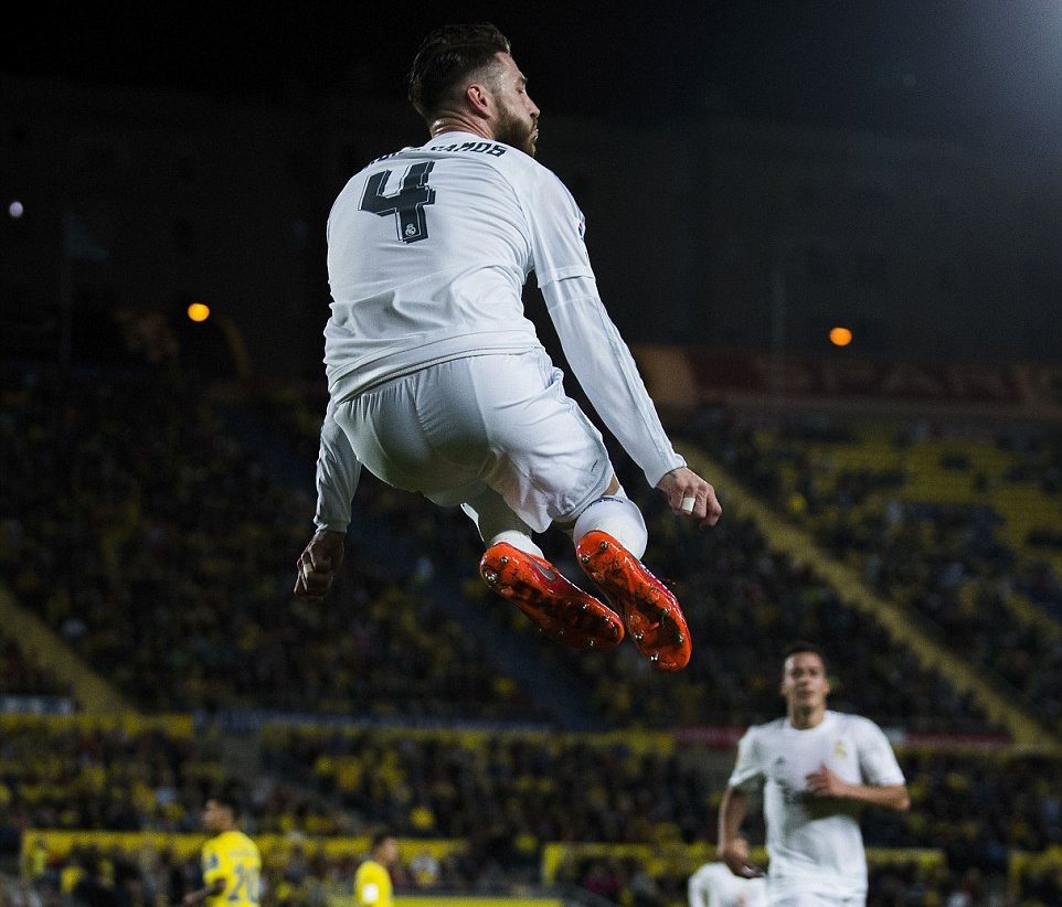 Ronaldo mo nhat tran dau voi Las Palmas anh 6