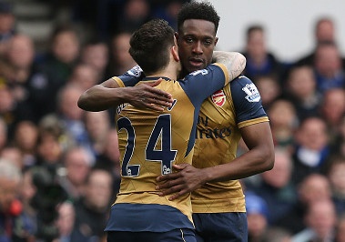 Welbeck lap cong, Arsenal danh bai Everton 2-0 hinh anh
