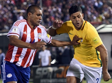 Neymar vang mat, Brazil hoa Paraguay nho 2 ban cuoi tran hinh anh