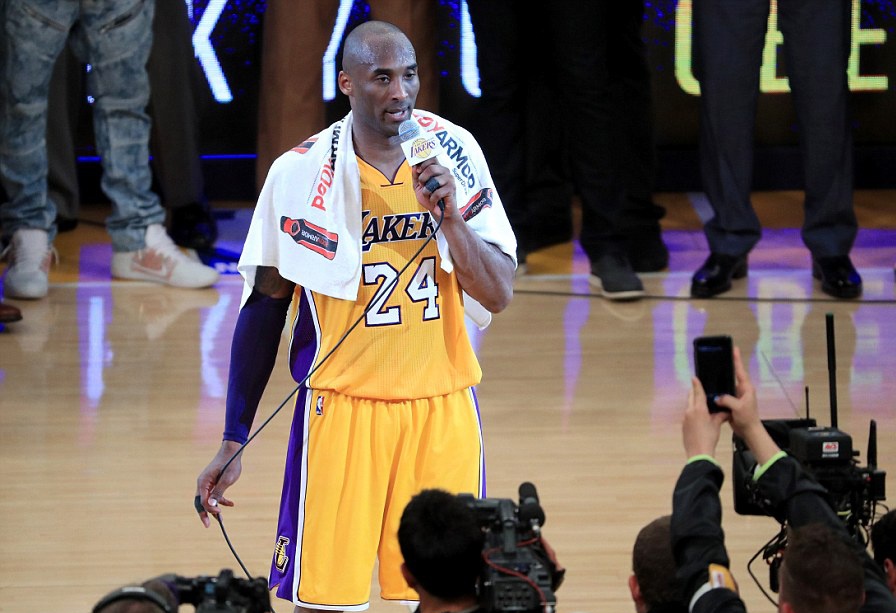 Kobe Bryant gia tu su nghiep anh 15