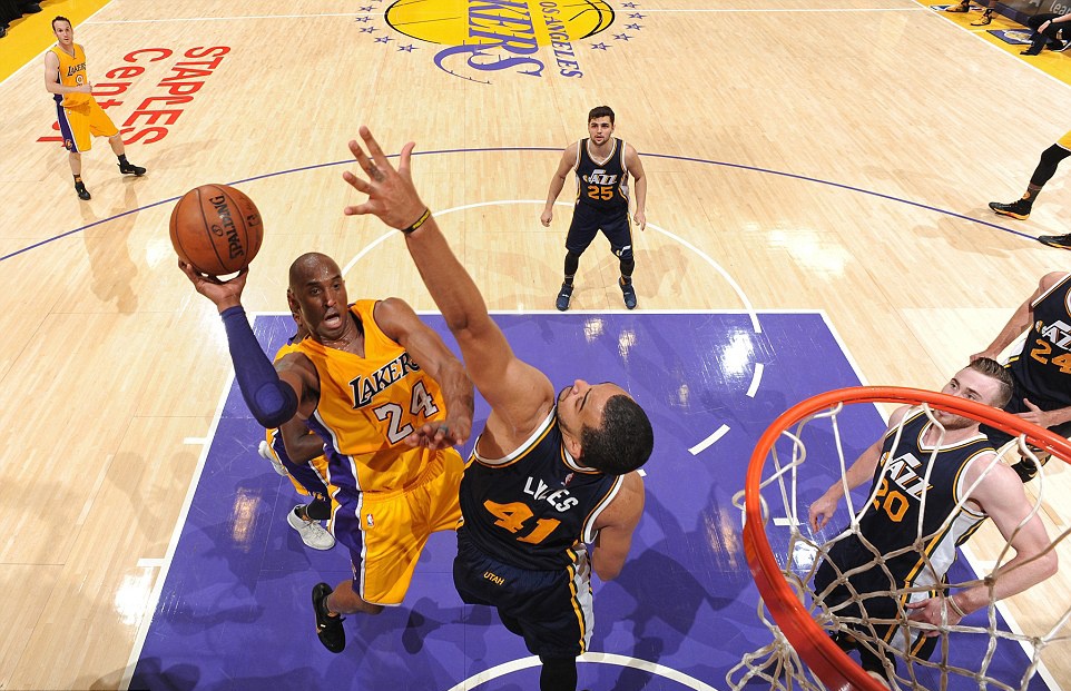 Kobe Bryant gia tu su nghiep anh 3