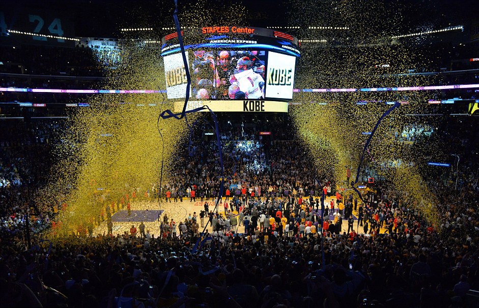 Kobe Bryant gia tu su nghiep anh 6