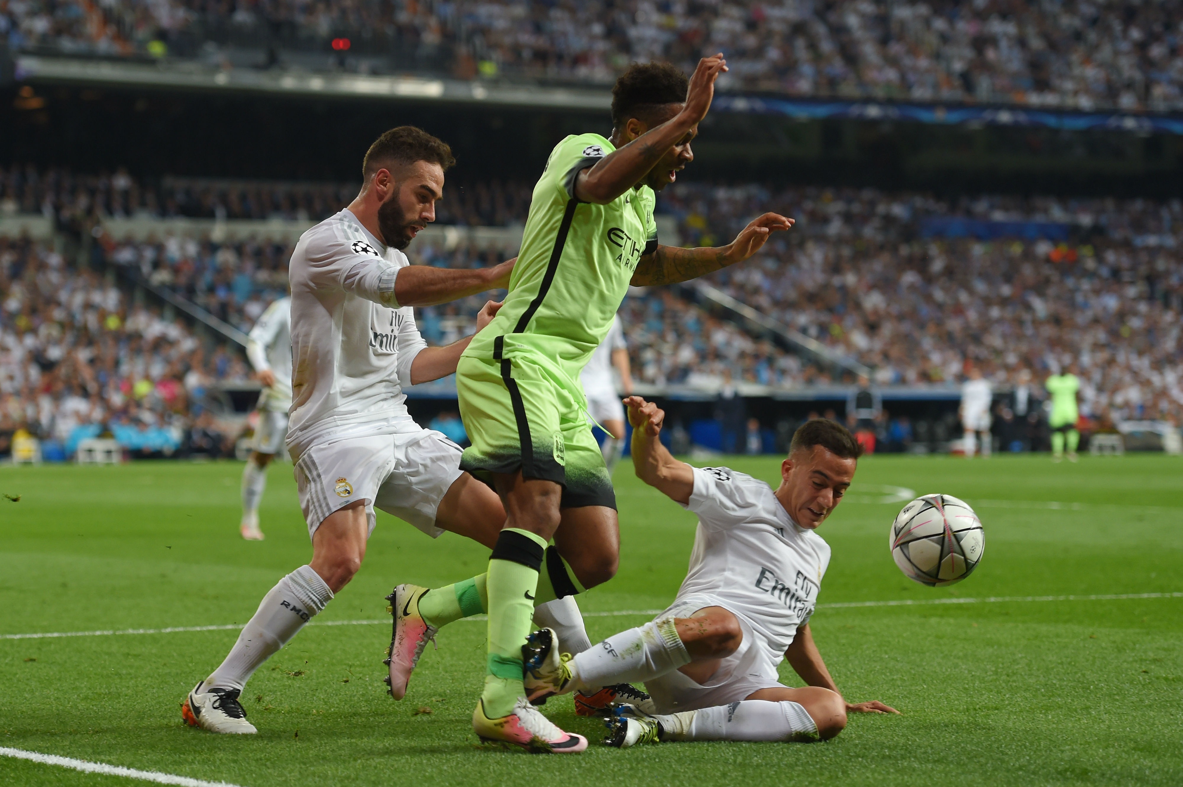 Cau thu Real may man thoat the do o tran thang Man City hinh anh