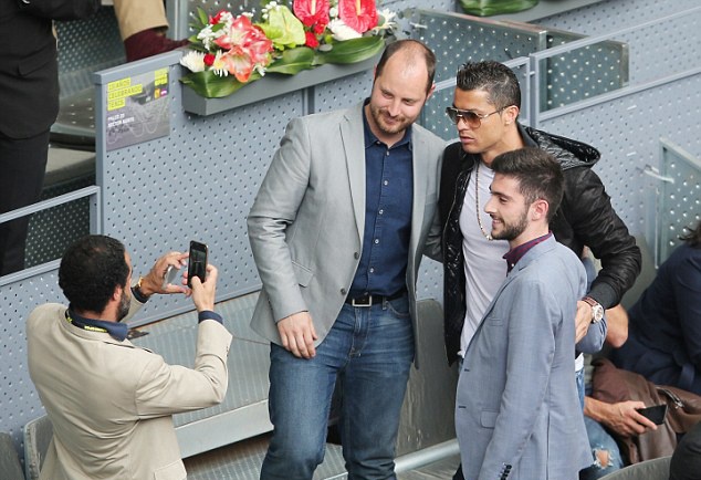 Ronaldo du khan tran dau cua Nadal anh 4