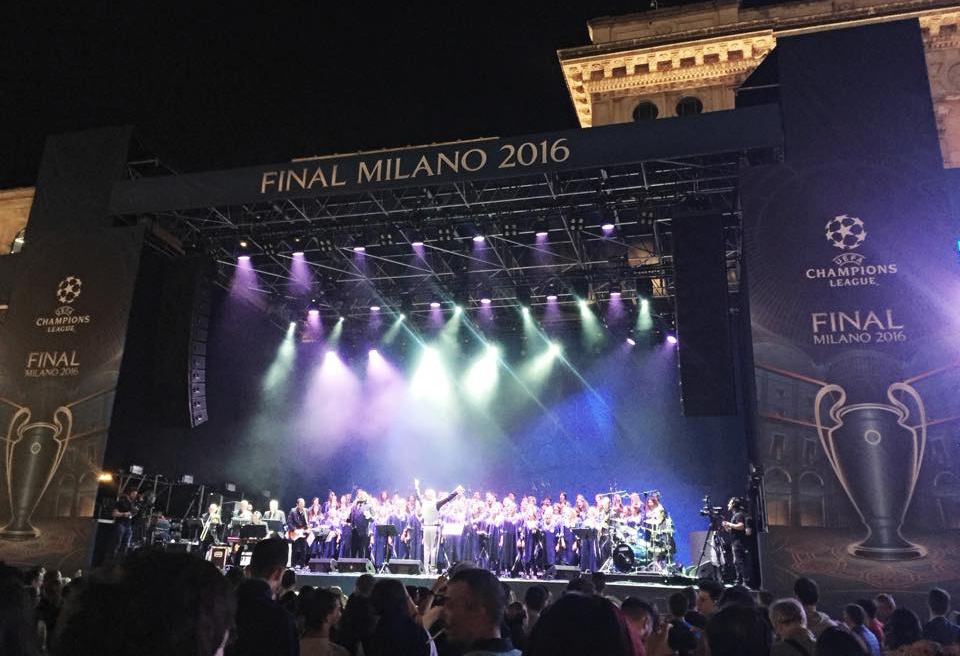 Nguoi Viet hao hung don chung ket anh 11