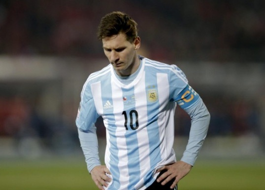 Messi ngồi dự bị ảnh 1 Messi ngoi du bi anh 1