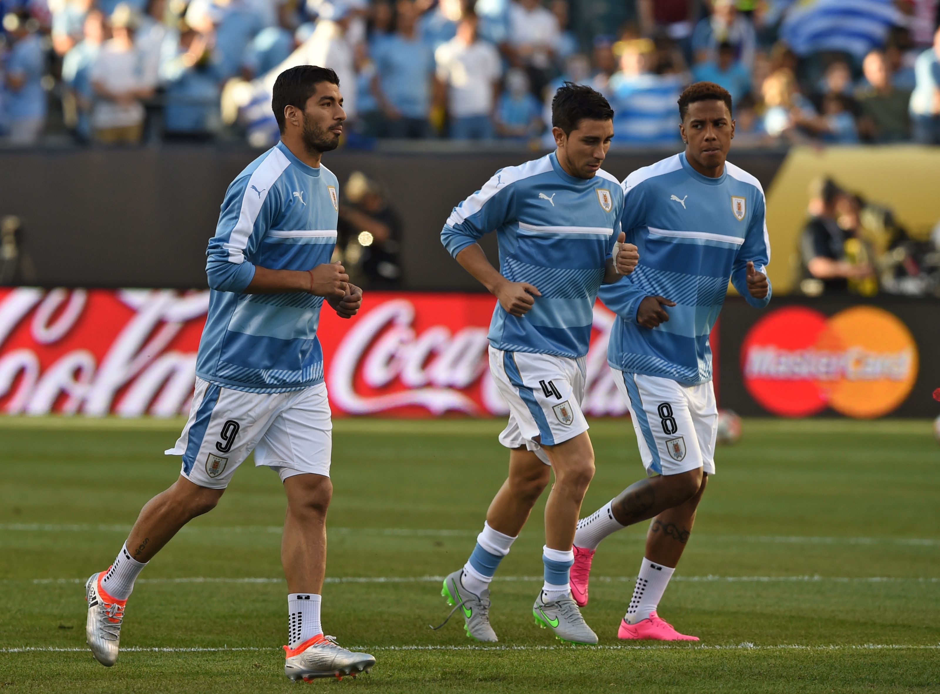 Suarez nổi điên ảnh 1 Suarez noi dien anh 1